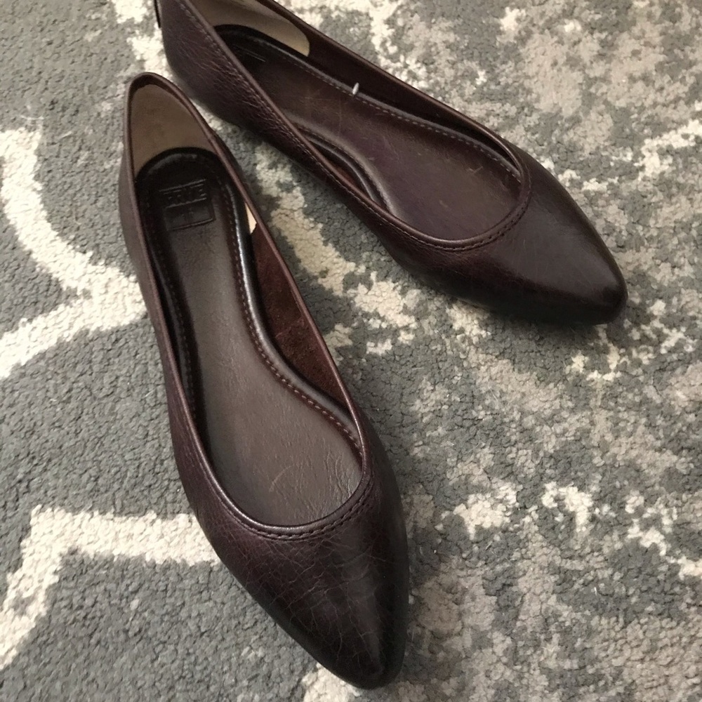 Frye flats